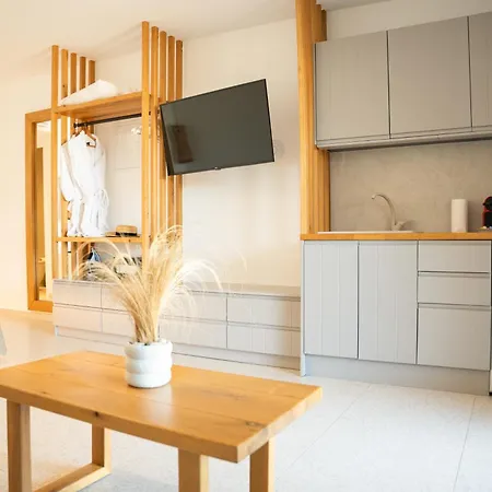 Pensión Due Mari Mykonos Agios Ioannis Diakoftis