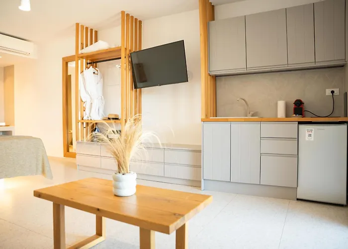 Pensjonat Due Mari Mykonos Agios Ioannis Diakoftis